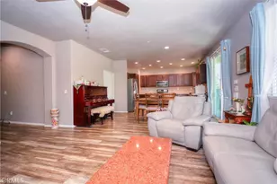 13434 Warren Pl, Victorville, CA 92395 - Photo 11