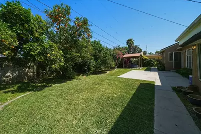 824 N Redondo E, Anaheim, CA 92801 - Photo 37
