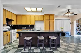 12529 Marchmont Ct, Victorville, CA 92392 - Photo 13
