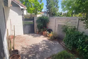 4 Dearborn Cir, Redlands, CA 92374 - Photo 11