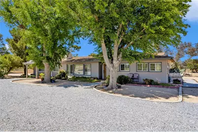 15884 El Centro Street, Hesperia, CA 92345 - Photo 3