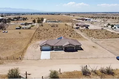 11152 Chipmunk Road, Apple Valley, CA 92308 - Photo 5