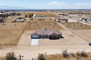 11152 Chipmunk Rd, Apple Valley, CA 92308 - Photo 5
