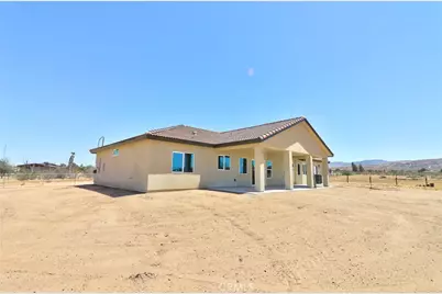 11152 Chipmunk Road, Apple Valley, CA 92308 - Photo 21
