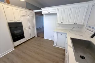 22238 Flanco Rd, Woodland Hills, CA 91364 - Photo 9