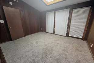 22238 Flanco Rd, Woodland Hills, CA 91364 - Photo 17
