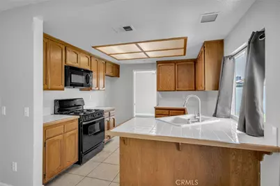 16933 Farwell, Fontana, CA 92336 - Photo 9