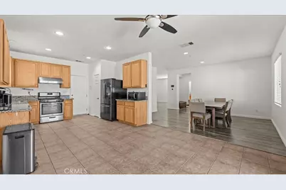 16590 Shoal Creek Lane, Fontana, CA 92336 - Photo 11