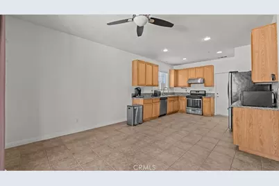 16590 Shoal Creek Lane, Fontana, CA 92336 - Photo 13