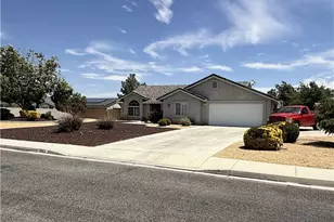 13863 Coachella Rd, Apple Valley, CA 92307 - Photo 3