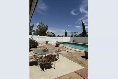 13863 Coachella Road, Apple Valley, CA 92307 - Photo 5