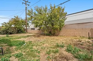 19008 Grove Pl, Bloomington, CA 92316 - Photo 27