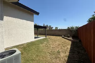21391 Blossom Hill Ln, Moreno Valley, CA 92557 - Photo 45