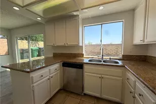 21391 Blossom Hill Ln, Moreno Valley, CA 92557 - Photo 19