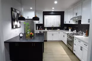 725 W 111th St, Los Angeles, CA 90044 - Photo 13