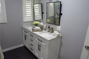 725 W 111th St, Los Angeles, CA 90044 - Photo 25