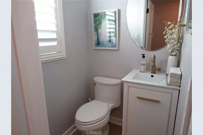 725 W 111th Street, Los Angeles, CA 90044 - Photo 21