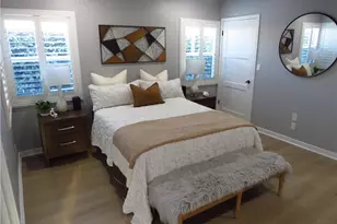 725 W 111th St, Los Angeles, CA 90044 - Photo 29