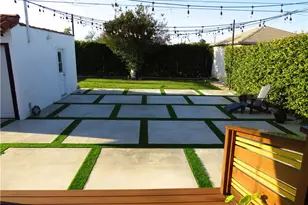 725 W 111th St, Los Angeles, CA 90044 - Photo 35