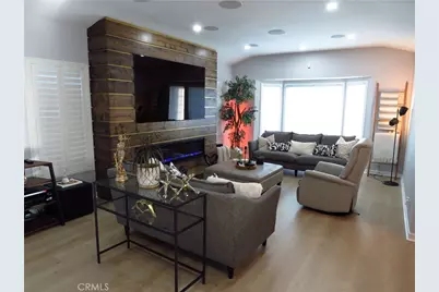 725 W 111th Street, Los Angeles, CA 90044 - Photo 11