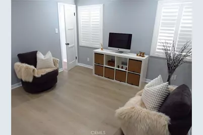725 W 111th Street, Los Angeles, CA 90044 - Photo 27