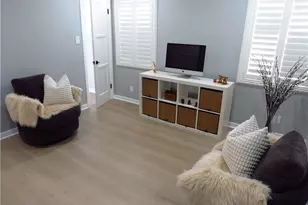 725 W 111th St, Los Angeles, CA 90044 - Photo 27