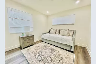 9014 Wilbur Avenue, Northridge, CA 91324 - Photo 7