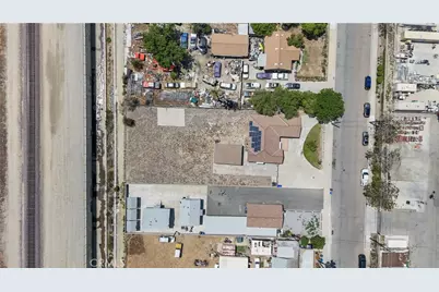 16397 Orange Way, Fontana, CA 92335 - Photo 53