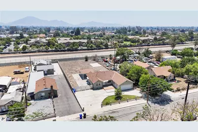 16397 Orange Way, Fontana, CA 92335 - Photo 45