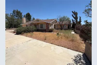 15976 Acoma, Apple Valley, CA 92307 - Photo 1