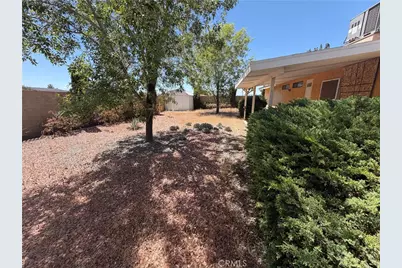 15976 Acoma, Apple Valley, CA 92307 - Photo 11