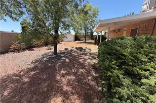 15976 Acoma, Apple Valley, CA 92307 - Photo 11