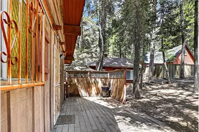 858 Poe Court, Lake Arrowhead, CA 92352 - Photo 3