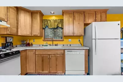 2254 Spring Oak Drive, Running Springs, CA 92382 - Photo 17