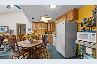 2254 Spring Oak Drive, Running Springs, CA 92382 - Photo 15