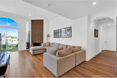 4830 Elmwood Avenue #302, Los Angeles, CA 90004 - Photo 3
