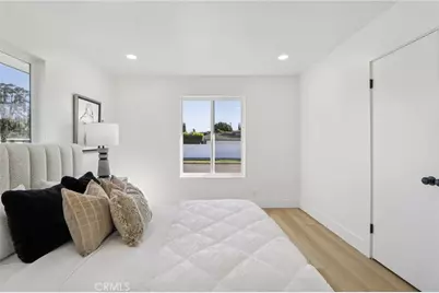 10007 Debra Avenue, Granada Hills, CA 91343 - Photo 23