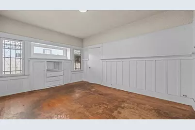 872 W 47th Street, Los Angeles, CA 90037 - Photo 11