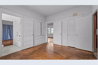 872 W 47th Street, Los Angeles, CA 90037 - Photo 25