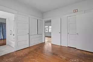 872 W 47th St, Los Angeles, CA 90037 - Photo 25