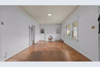 872 W 47th Street, Los Angeles, CA 90037 - Photo 5