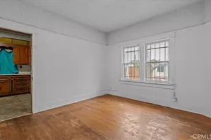 872 W 47th St, Los Angeles, CA 90037 - Photo 27