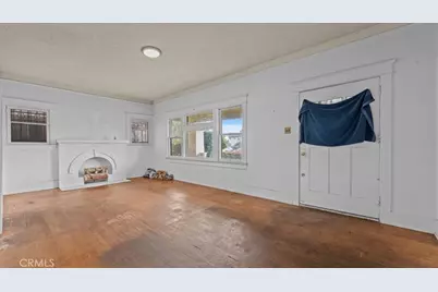 872 W 47th Street, Los Angeles, CA 90037 - Photo 7