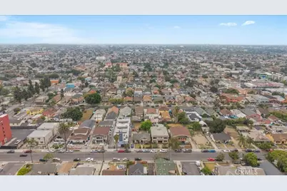 872 W 47th Street, Los Angeles, CA 90037 - Photo 43
