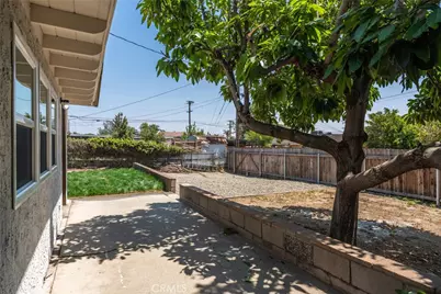 16275 Dianthus Avenue, Fontana, CA 92335 - Photo 35