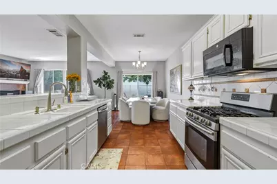16175 Blue Haven Court, Riverside, CA 92503 - Photo 15