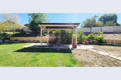 11051 Estacia, Yucaipa, CA 92399 - Photo 17