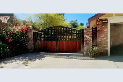 11051 Estacia, Yucaipa, CA 92399 - Photo 19
