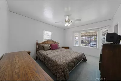 753 W 104th Street, Los Angeles, CA 90044 - Photo 15