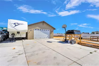 13315 Cochise, Apple Valley, CA 92308 - Photo 37